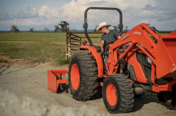 MX5400HST - 54 HP HYDROSTAT TRACTOR - Image 4